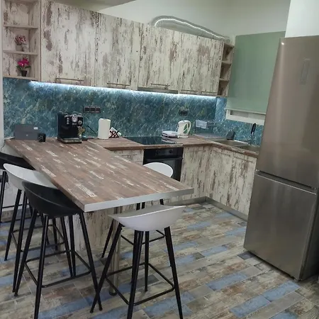 δίπλα στο Intercontinental! Apartment