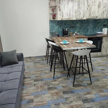 δίπλα στο Intercontinental! Apartment