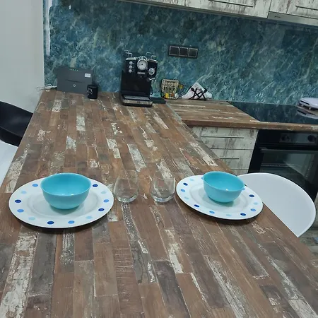 δίπλα στο Intercontinental! Apartment *